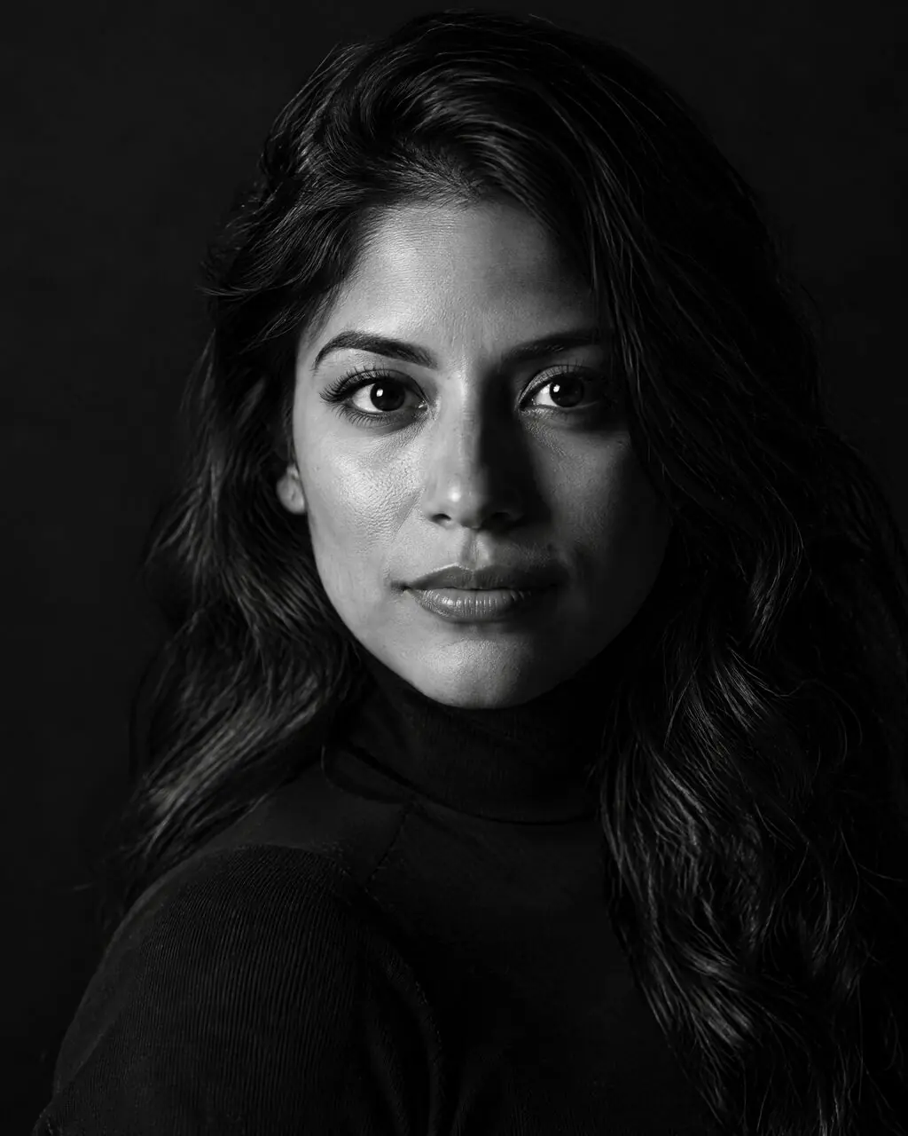 Fotos artísticas de mujer en blanco y negro con luz Rembrandt