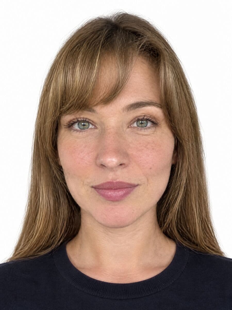 ID & Passport Photo style example